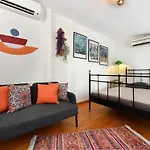 Cute Balcony Retro Design Ac Galata *