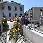 Cute Balcony Retro Design Ac Galata Lejlighed