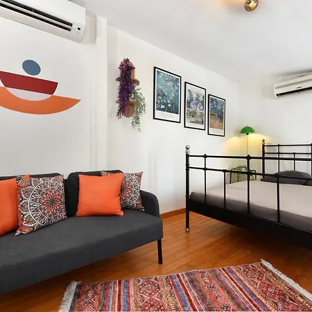 Cute Balcony Retro Design Ac Galata *