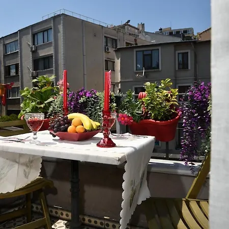 Apartment Cute Balcony Retro Design Ac Galata *